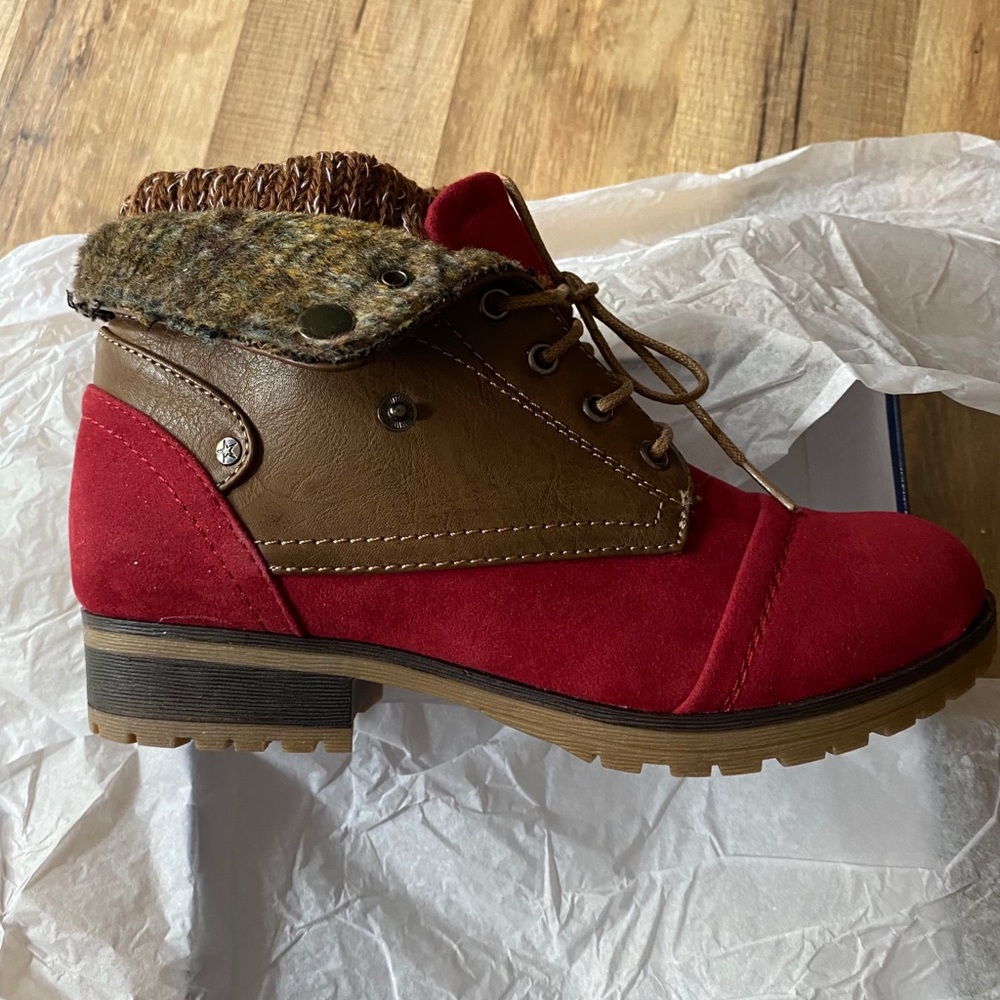 Boots that fold down